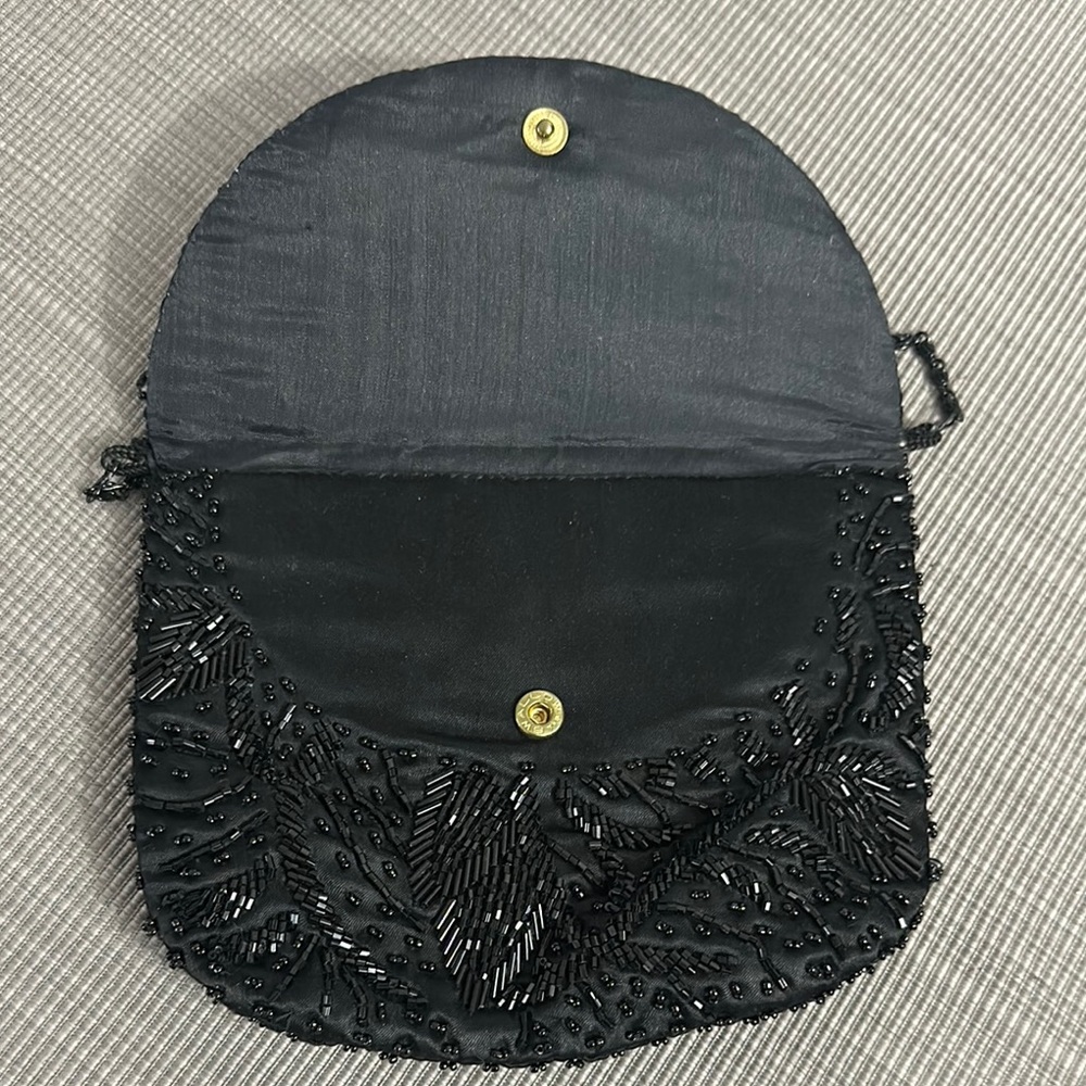 Elegant Black Beaded Purse - Picture 4 of 7